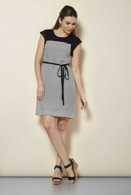 109 F Black Stripes Casual Dress 109 F Black Stripes Casual Dress