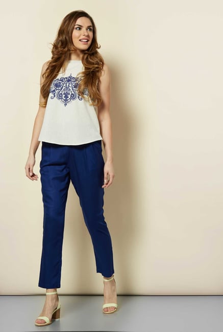 109 F White Embroidered Top 109 F White Embroidered Top