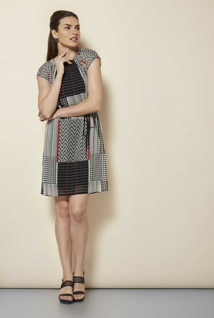 109 F Black Printed Cavi Top 109 F Black Printed Cavi Top