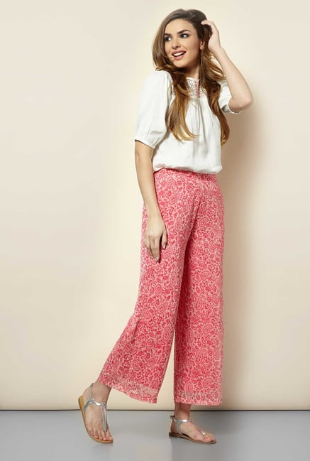 109 F Birch Embroidered Top 109 F Birch Embroidered Top