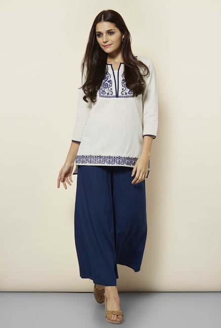 109 F White Embroidered Kurti 109 F White Embroidered Kurti