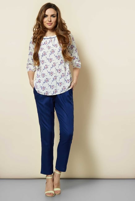 109 F White Rose Printed Top 109 F White Rose Printed Top