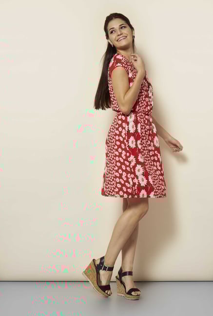 109 F Red Floral Casual Dress 109 F Red Floral Casual Dress
