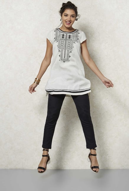 Fusion Beats White Printed Kurta Fusion Beats White Printed Kurta