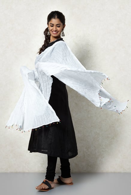 Okhai White Malmal Crushed Dupatta Okhai White Malmal Crushed Dupatta