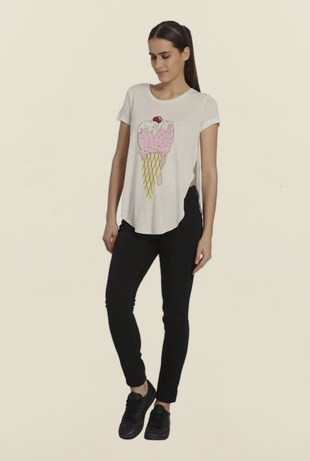 Vero Moda Snow White Graphic T Shirt Vero Moda Snow White Graphic T Shirt