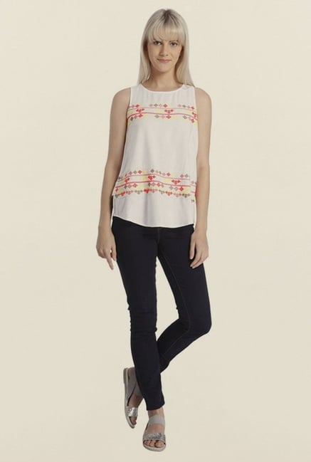 Vero Moda White Embroidered Top Vero Moda White Embroidered Top