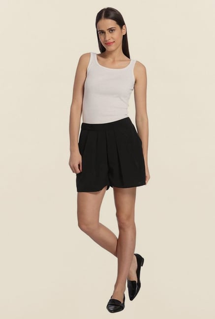 Vero Moda Black Solid Shorts Vero Moda Black Solid Shorts