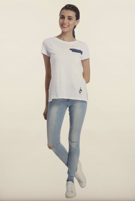 Only White Solid Embellished T-Shirt Only White Solid Embellished T-Shirt