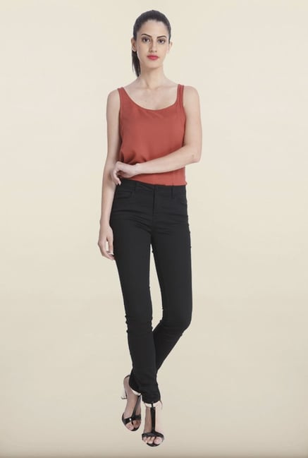 Only Black Solid Skinny Fit Chinos Only Black Solid Skinny Fit Chinos