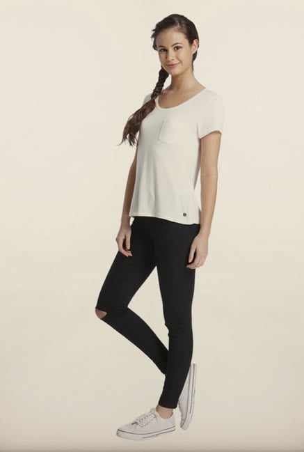 Only White Solid T-Shirt Only White Solid T-Shirt