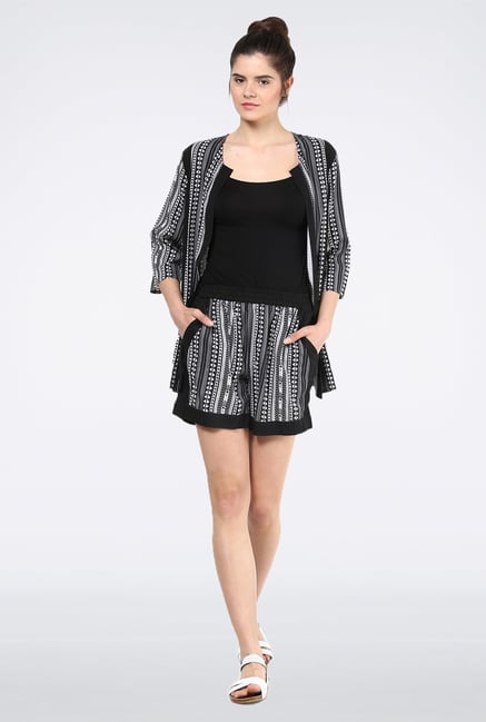 Femella Black Printed Cape Femella Black Printed Cape
