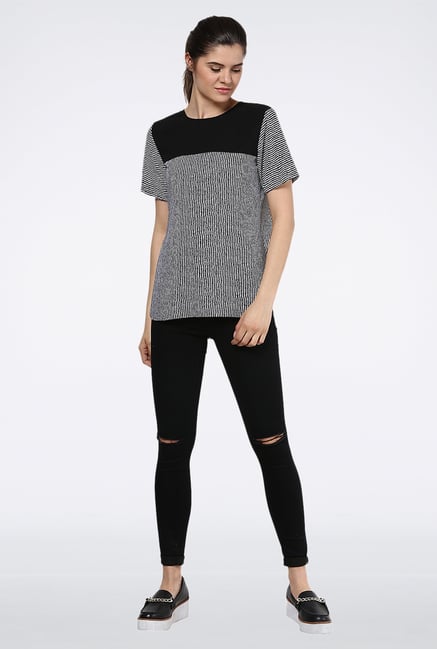 Femella Black & White Back Zipper Top Femella Black & White Back Zipper Top