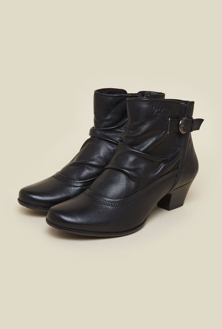 La Briza Black Ankle Strap Boots La Briza Black Ankle Strap Boots
