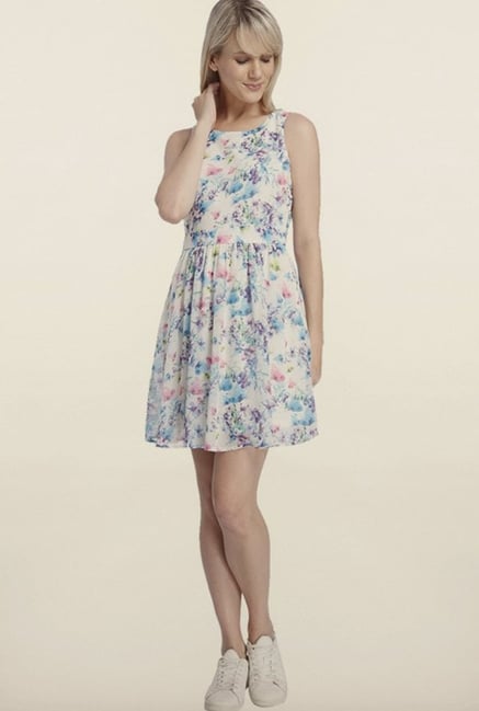 Vero Moda Snow White Floral Casual Dress Vero Moda Snow White Floral Casual Dress