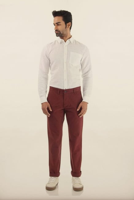 Shapes Maroon Solid Slim Fit Cotton Chinos Shapes Maroon Solid Slim Fit Cotton Chinos