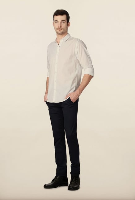 Peter England White Solid Slim Fit Shirt Peter England White Solid Slim Fit Shirt
