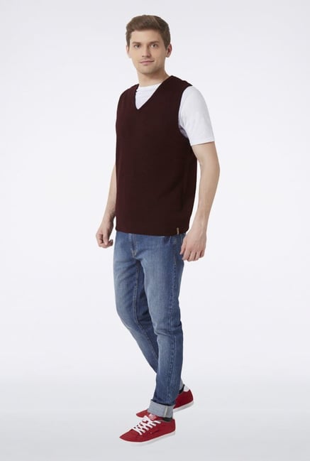 Peter England Maroon Solid Sleeveless Sweater Peter England Maroon Solid Sleeveless Sweater