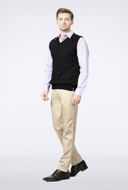 Peter England Black Sleeveless Sweater Peter England Black Sleeveless Sweater