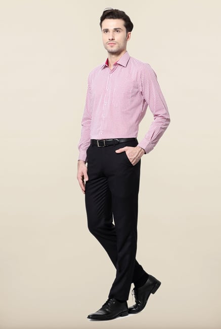 Peter England Pink & White Checks Slim Fit Formal Shirt Peter England Pink & White Checks Slim Fit Formal Shirt