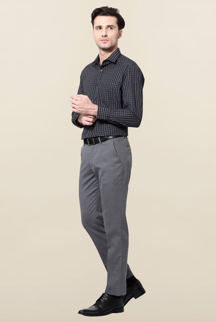 Peter England Black Checks Slim Fit Formal Shirt Peter England Black Checks Slim Fit Formal Shirt