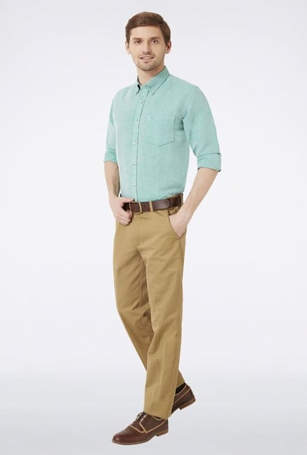 Peter England Green Solid Slim fit Casual Shirt Peter England Green Solid Slim fit Casual Shirt