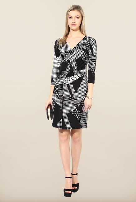 Avirate Black Printed V Neck Shift Dress Avirate Black Printed V Neck Shift Dress