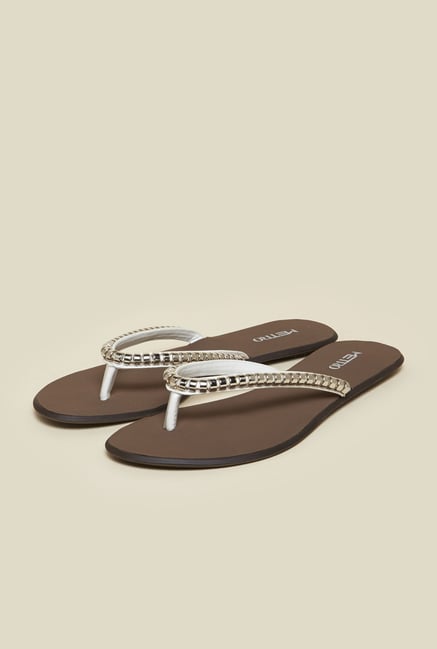 Metro White Slippers Metro White Slippers
