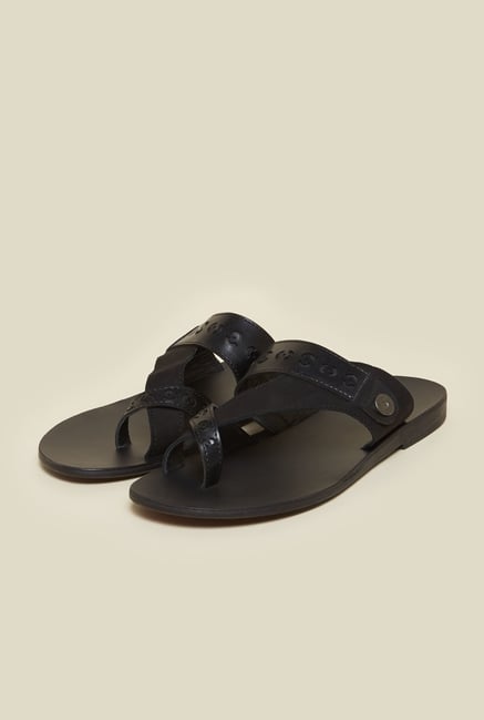 Metro Black Toe Ring Sandals Metro Black Toe Ring Sandals