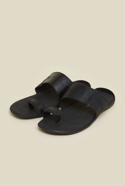 Metro Black Toe Ring Slip-On Sandals Metro Black Toe Ring Slip-On Sandals