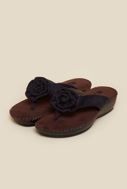 Metro Black Rose Strap Wedges Metro Black Rose Strap Wedges