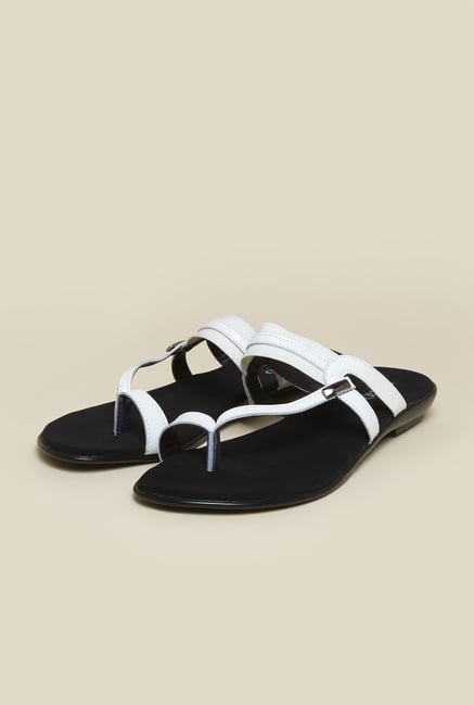 Metro White Toe Ring Sandals Metro White Toe Ring Sandals