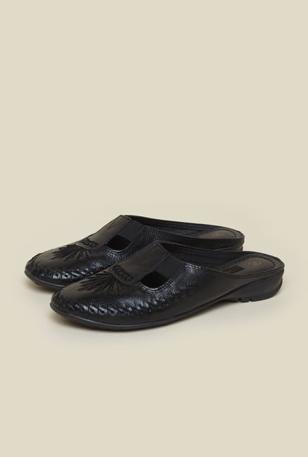 Metro Black Front Covered Slip-On Sandals Metro Black Front Covered Slip-On Sandals