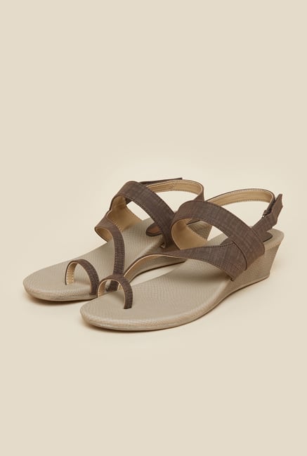 Metro Brown Toe Ring Wedge Sandals Metro Brown Toe Ring Wedge Sandals