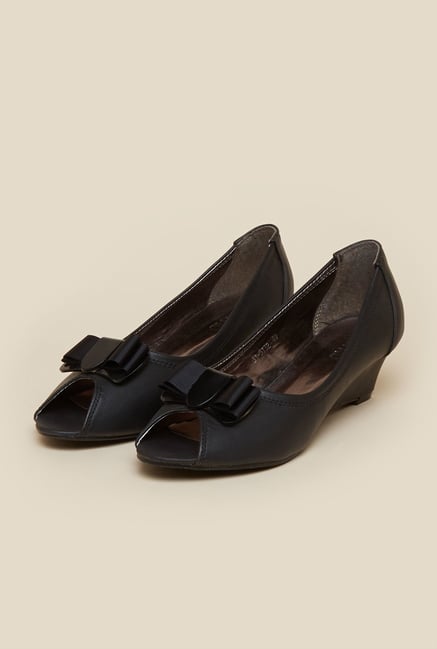 Metro Black Peep Toe Wedges Metro Black Peep Toe Wedges