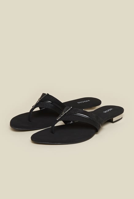 Mochi Black Flat Thong Sandals Mochi Black Flat Thong Sandals