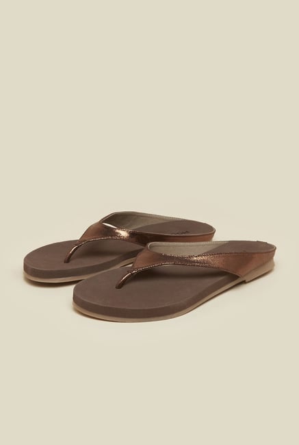 Mochi Antique Gold Flat Thongs Mochi Antique Gold Flat Thongs