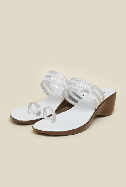 Mochi White Toe Ring Wedge Sandals Mochi White Toe Ring Wedge Sandals
