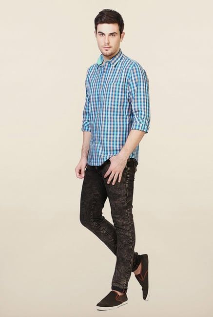 Van Heusen Blue Checks Slim Fit Shirt Van Heusen Blue Checks Slim Fit Shirt