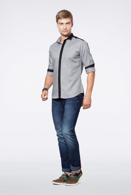 Van Heusen Black Checks Casual Shirt Van Heusen Black Checks Casual Shirt