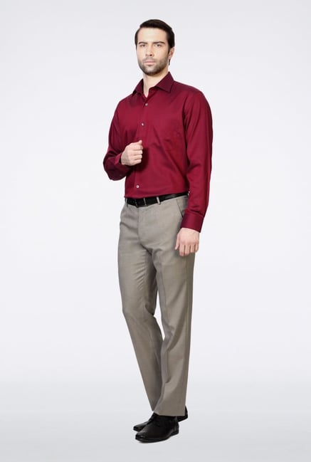 Van Heusen Red Solid Casual Shirt Van Heusen Red Solid Casual Shirt