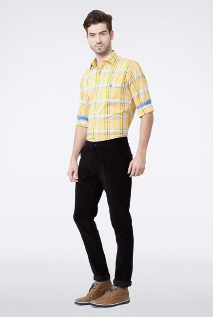 Van Heusen Black Solid Chinos Van Heusen Black Solid Chinos