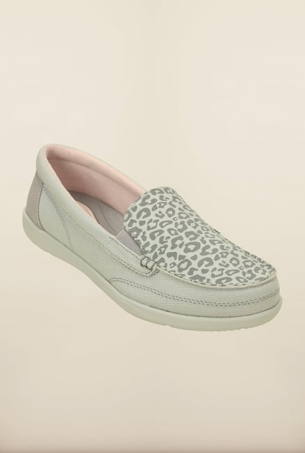 Crocs Walu II Light Grey & White Loafers Crocs Walu II Light Grey & White Loafers