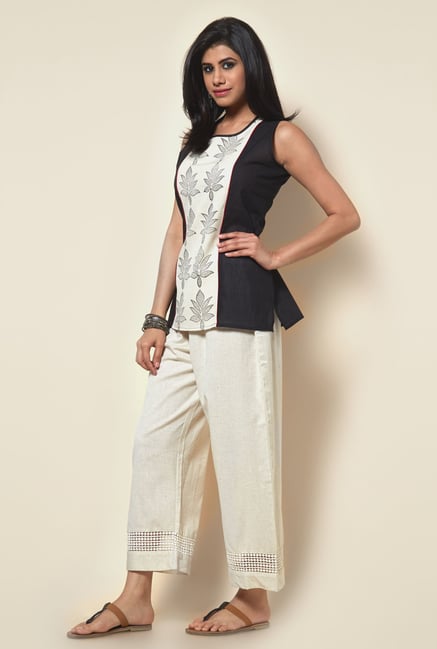 Zudio Off White & Black Floral Printed Kurti Zudio Off White & Black Floral Printed Kurti