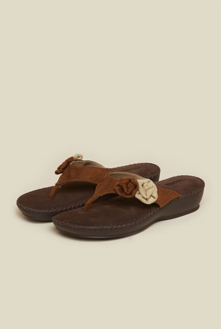 Mochi Tan Flat Thong Sandals Mochi Tan Flat Thong Sandals