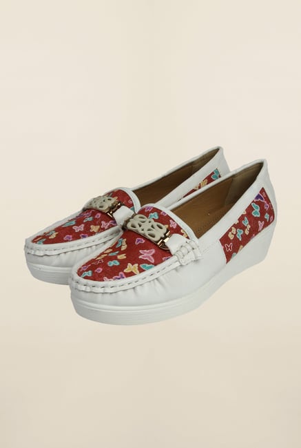 Cobblerz White & Red Casual Moccasins Cobblerz White & Red Casual Moccasins