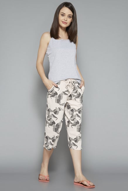 Intima Light Pink Printed Capri Intima Light Pink Printed Capri