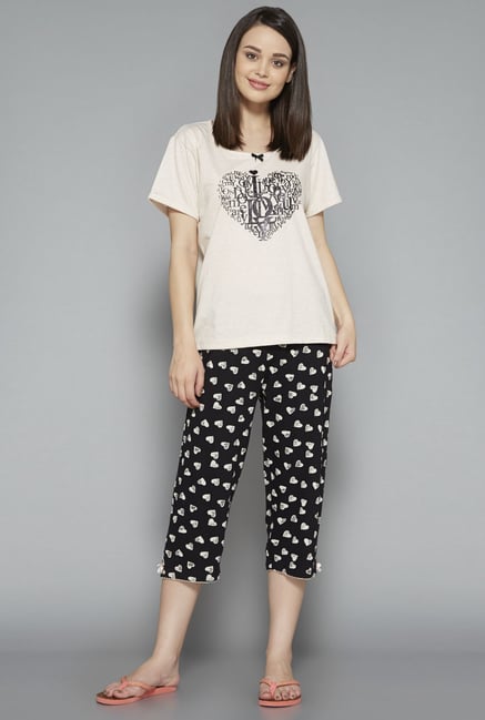 Intima Black Printed Heart Capri Set Intima Black Printed Heart Capri Set