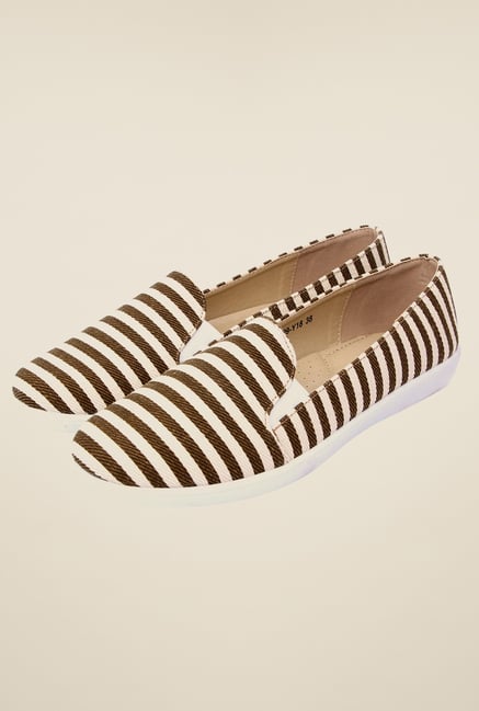 Solovoga Kvas Tan Flat Shoes Solovoga Kvas Tan Flat Shoes