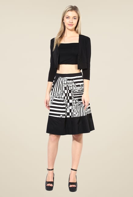 Avirate Black Solid Shrug Avirate Black Solid Shrug